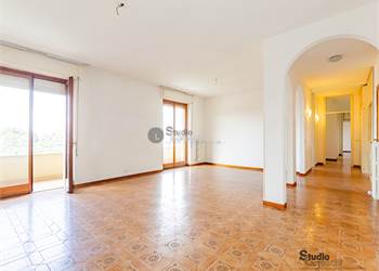 Spazioso appartamento trilocale con vista panoramica