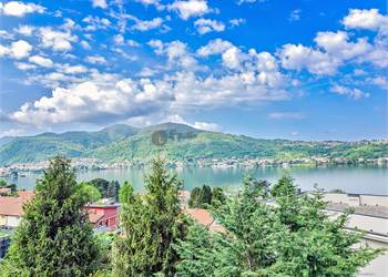 Appartamento trilocale in vendita a Lecco